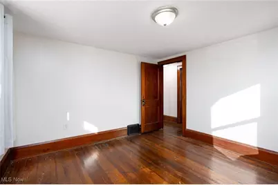 241 24th Street NW, Barberton, OH 44203 - Photo 14