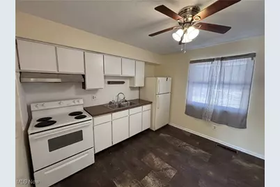 2441 45th Street NW, Canton, OH 44709 - Photo 2