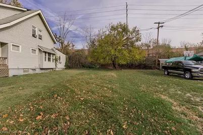 821 E 131st Street, Loveland, OH 44108 - Photo 2