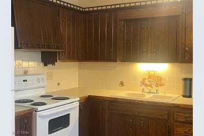1124 Valley Drive NW, North Canton, OH 44720 - Photo 10