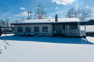 64682 Beth Dr, Bellaire, OH 43906 - Photo 2