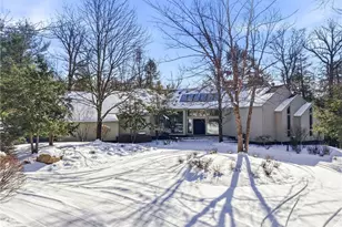 999 Chestnut Run, Gates Mills, OH 44040 - Photo 2