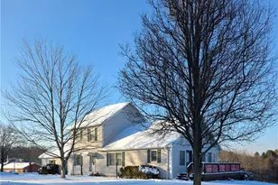 141 Meadowpark Dr, Cambridge, OH 43725 - Photo 2