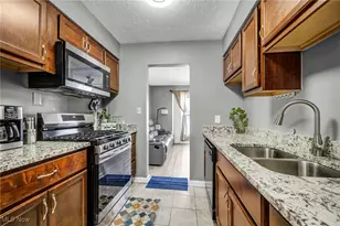 12112 Carrington Ave, Loveland, OH 44135 - Photo 12