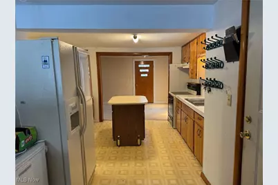 2160 Ingersoll Drive, Akron, OH 44320 - Photo 12