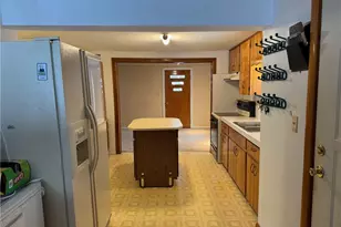 2160 Ingersoll Dr, Akron, OH 44320 - Photo 12