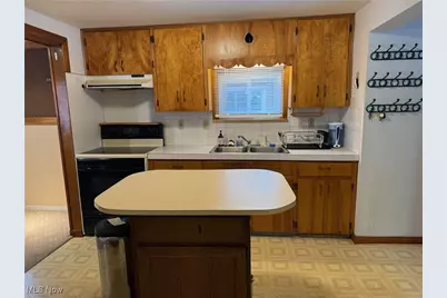 2160 Ingersoll Drive, Akron, OH 44320 - Photo 10