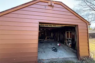 2160 Ingersoll Dr, Akron, OH 44320 - Photo 12