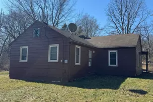 2160 Ingersoll Dr, Akron, OH 44320 - Photo 1