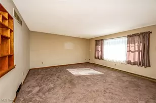 277 Lake Front Dr, Akron, OH 44319 - Photo 14