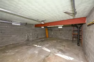 277 Lake Front Dr, Akron, OH 44319 - Photo 34