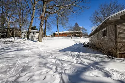 277 Lake Front Drive, Akron, OH 44319 - Photo 6