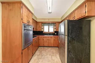 277 Lake Front Dr, Akron, OH 44319 - Photo 10