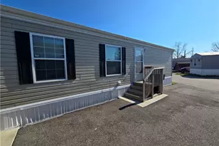 12860 Mayfield Rd, Chardon, OH 44024 - Photo 4