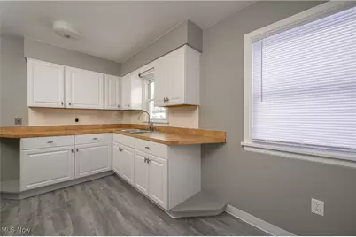 2616 Terrace Avenue, Akron, OH 44312 - Photo 8