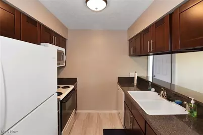 1408 Stoney Run #148, Grandview Heights, OH 44147 - Photo 20