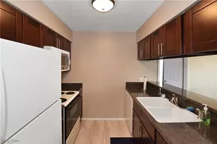 1408 Stoney Run, Grandview Heights, OH 44147 - Photo 20