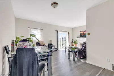 7511 Jeffries Avenue, Garfield Heights, OH 44105 - Photo 12