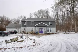 10525 Twin Oaks Dr, Cambridge, OH 43725 - Photo 1