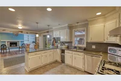 10525 Twin Oaks Drive, Cambridge, OH 43725 - Photo 2