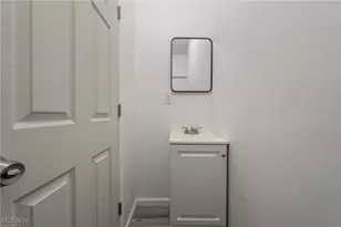 1760 Carlyon Rd, Loveland, OH 44112 - Photo 18