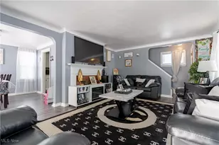 13905 Thraves Ave, Garfield Heights, OH 44125 - Photo 8