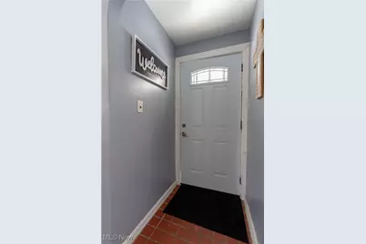 13905 Thraves Avenue, Garfield Heights, OH 44125 - Photo 6