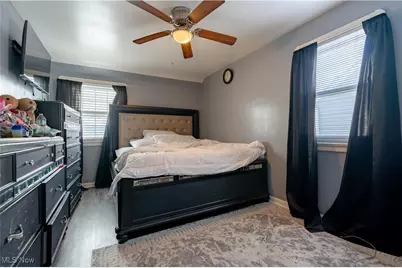 13905 Thraves Avenue, Garfield Heights, OH 44125 - Photo 16