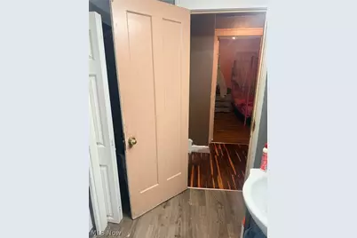 13710 Thornhurst Avenue, Garfield Heights, OH 44105 - Photo 14