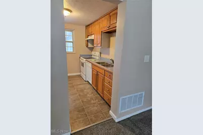 694 Summit Road, Ravenna, OH 44266 - Photo 8