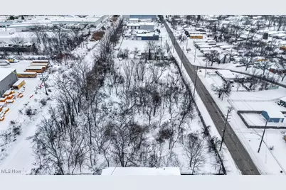 17001 S Miles Avenue, Loveland, OH 44128 - Photo 4