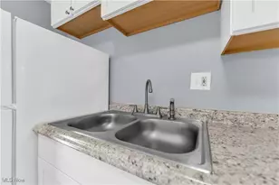 1041 W 10th St, Lorain, OH 44052 - Photo 8