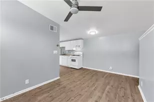 1041 W 10th St, Lorain, OH 44052 - Photo 2