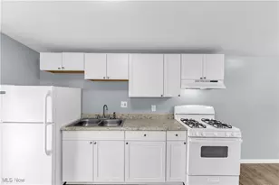 1041 W 10th St, Lorain, OH 44052 - Photo 10