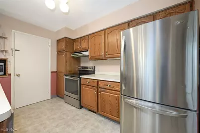 3430 Kellybrook Drive, Cuyahoga Falls, OH 44223 - Photo 8