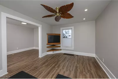 26 W Hiram Street, Barberton, OH 44203 - Photo 14