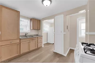 15602 Walden Avenue, Loveland, OH 44128 - Photo 10