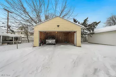 10609 Wadsworth Avenue, Garfield Heights, OH 44125 - Photo 18