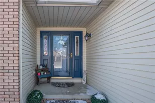 789 Meadow View Dr NW, Canal Fulton, OH 44614 - Photo 2