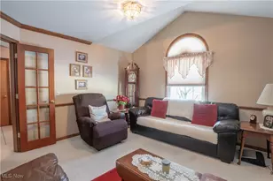 789 Meadow View Dr NW, Canal Fulton, OH 44614 - Photo 4