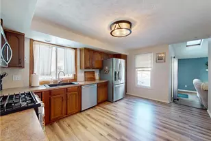 7795 Campton Cir NW, North Canton, OH 44720 - Photo 12