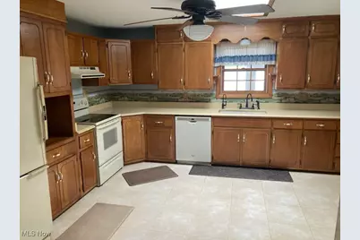 1184 Dawn Drive NE, New Philadelphia, OH 44663 - Photo 12