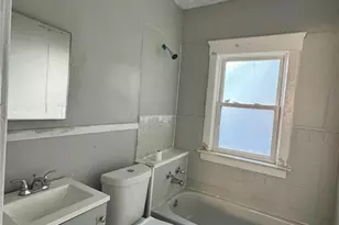 1057 E 146th St, Loveland, OH 44110 - Photo 4