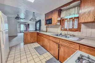 204 Tremble Ave, Campbell, OH 44405 - Photo 6