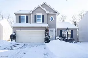 1138 Ledgestone Dr, Wadsworth, OH 44281 - Photo 2