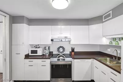 12700 Lake Avenue #2603, Oakwood, OH 44107 - Photo 6