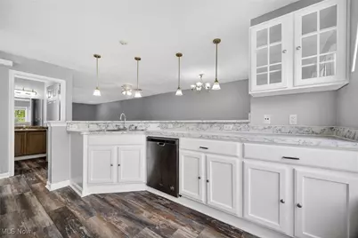 17639 Wildwood Lane, Loveland, OH 44119 - Photo 8