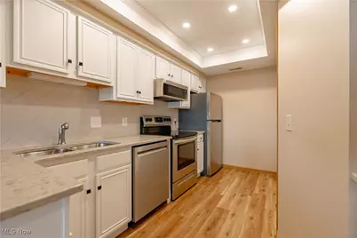 4200 NW Tannybrooke Lane NW #B, Canton, OH 44718 - Photo 12