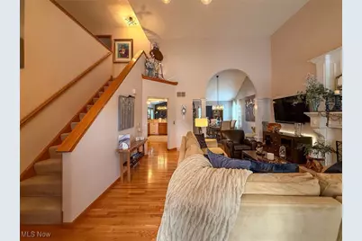 910 Devonwood Drive, Wadsworth, OH 44281 - Photo 2