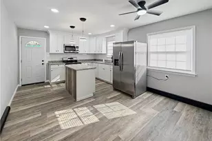 54 Juanita Dr, Steubenville, OH 43952 - Photo 2